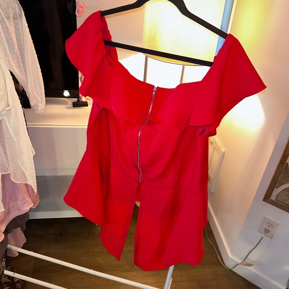 Red structured high low peplum corset top with off shoulder flounce sleeves - Picture 4 of 7